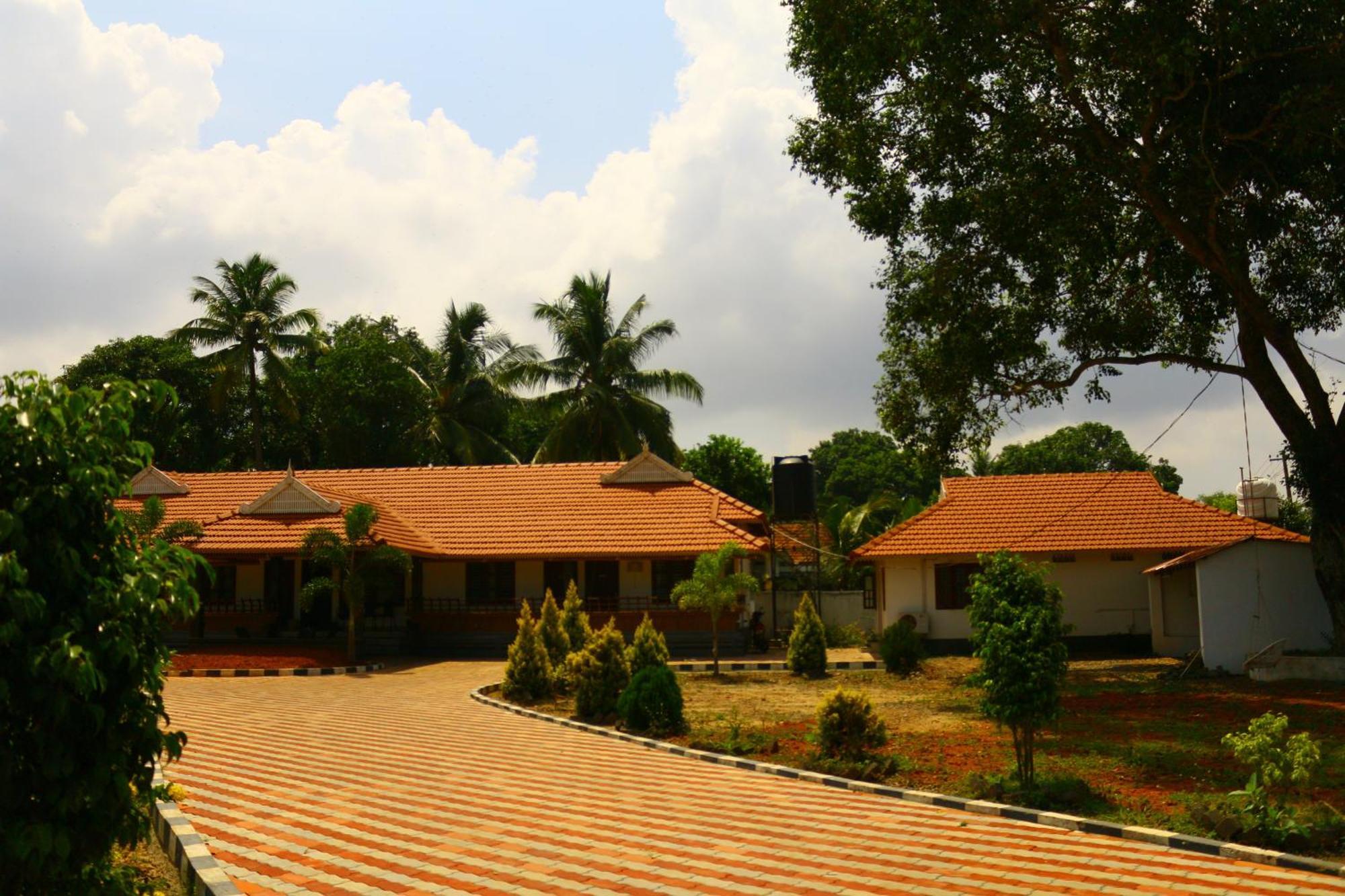 Baywatch Beach Resort Alappuzha Bagian luar foto