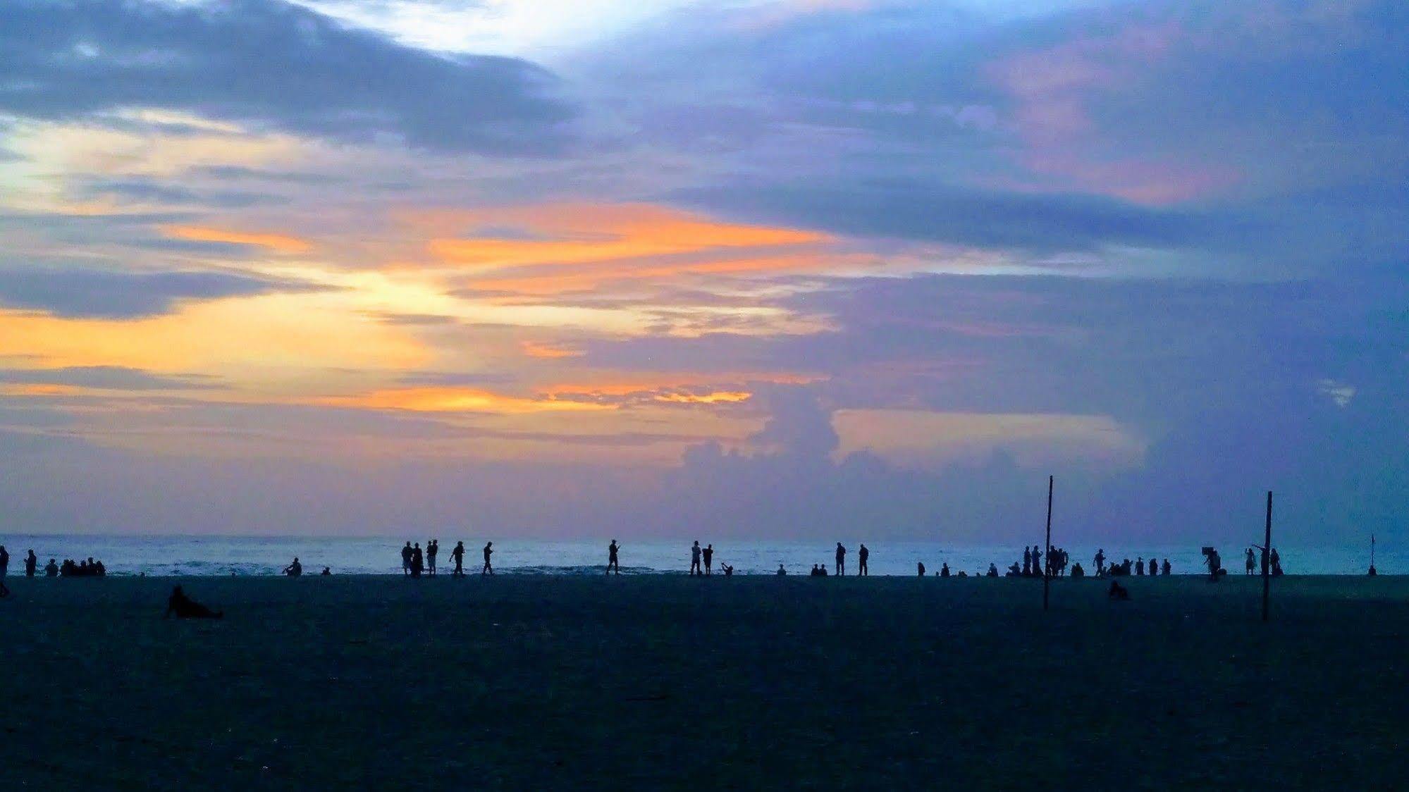 Baywatch Beach Resort Alappuzha Bagian luar foto