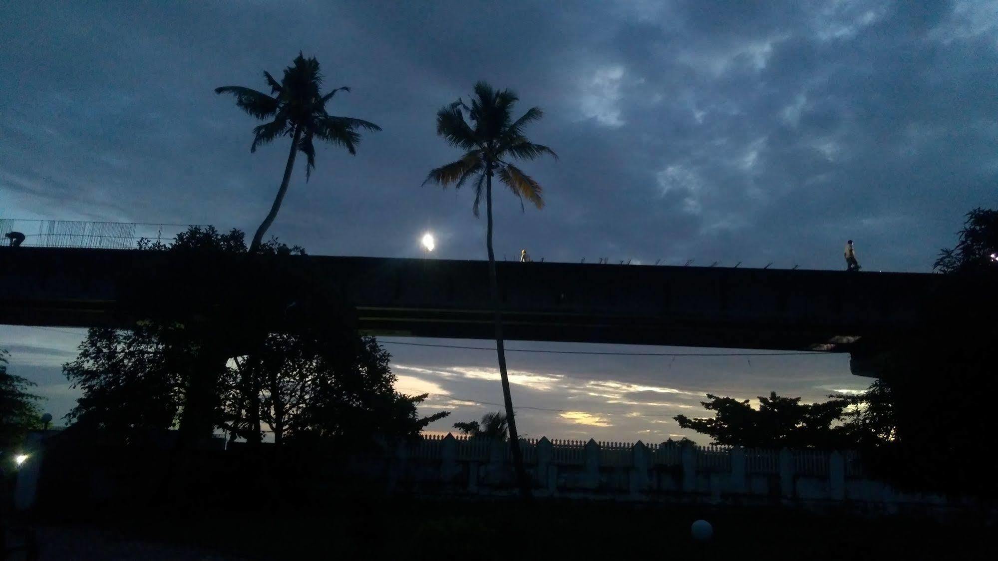 Baywatch Beach Resort Alappuzha Bagian luar foto