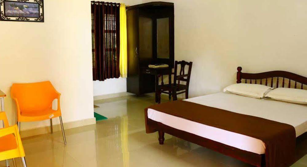 Baywatch Beach Resort Alappuzha Bagian luar foto