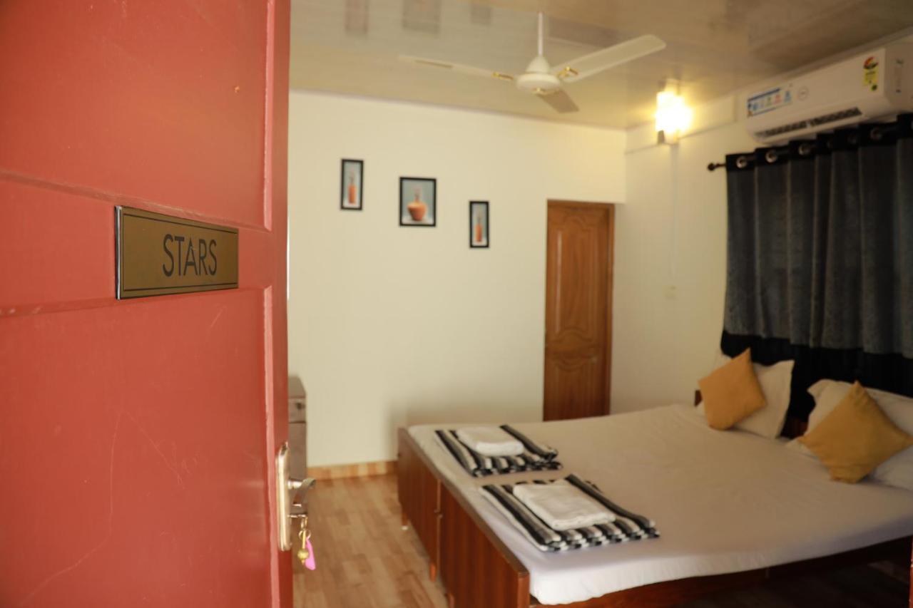 Baywatch Beach Resort Alappuzha Bagian luar foto